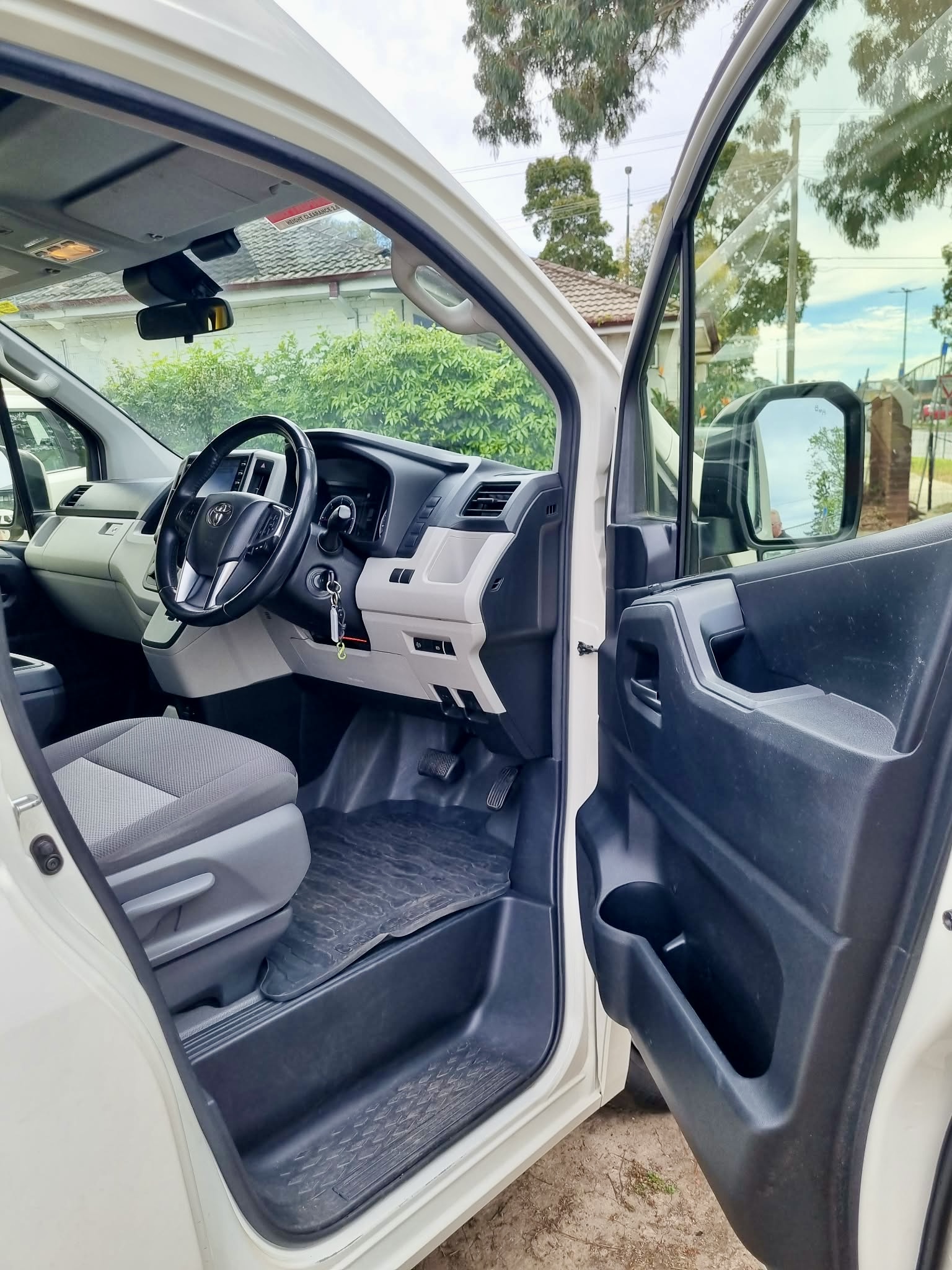 Toyota Commuter seating